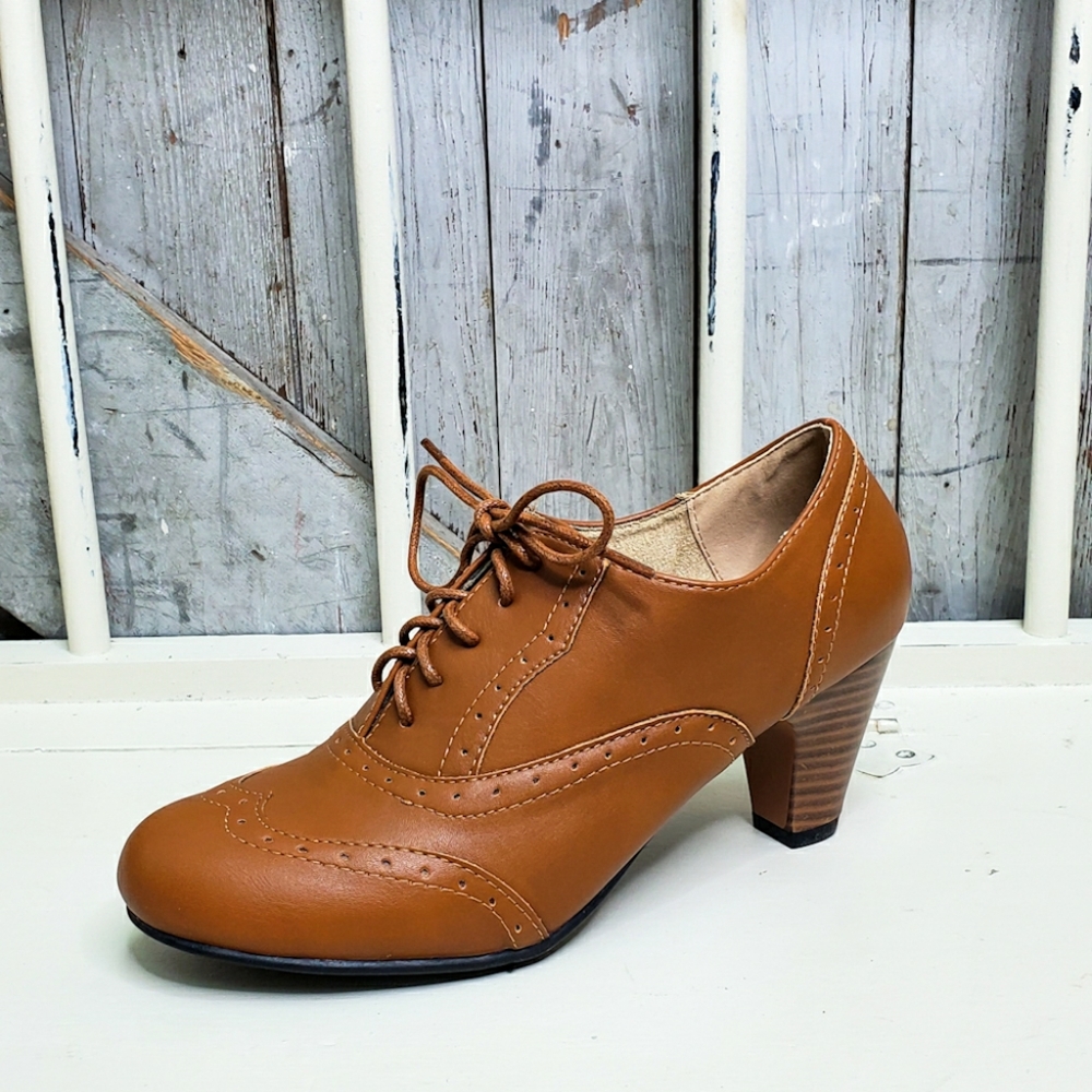 Lace Up Oxford Chunky Heel Ankle Bootie- Tan